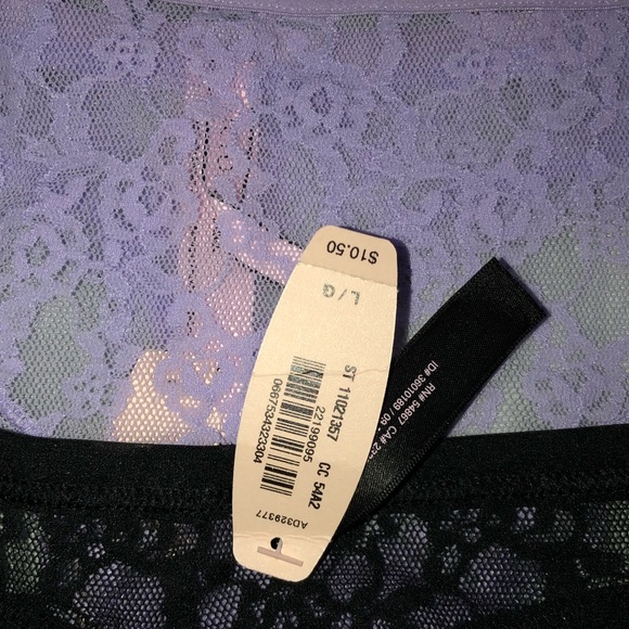 NWT VS Thongs - Picture 5 of 5